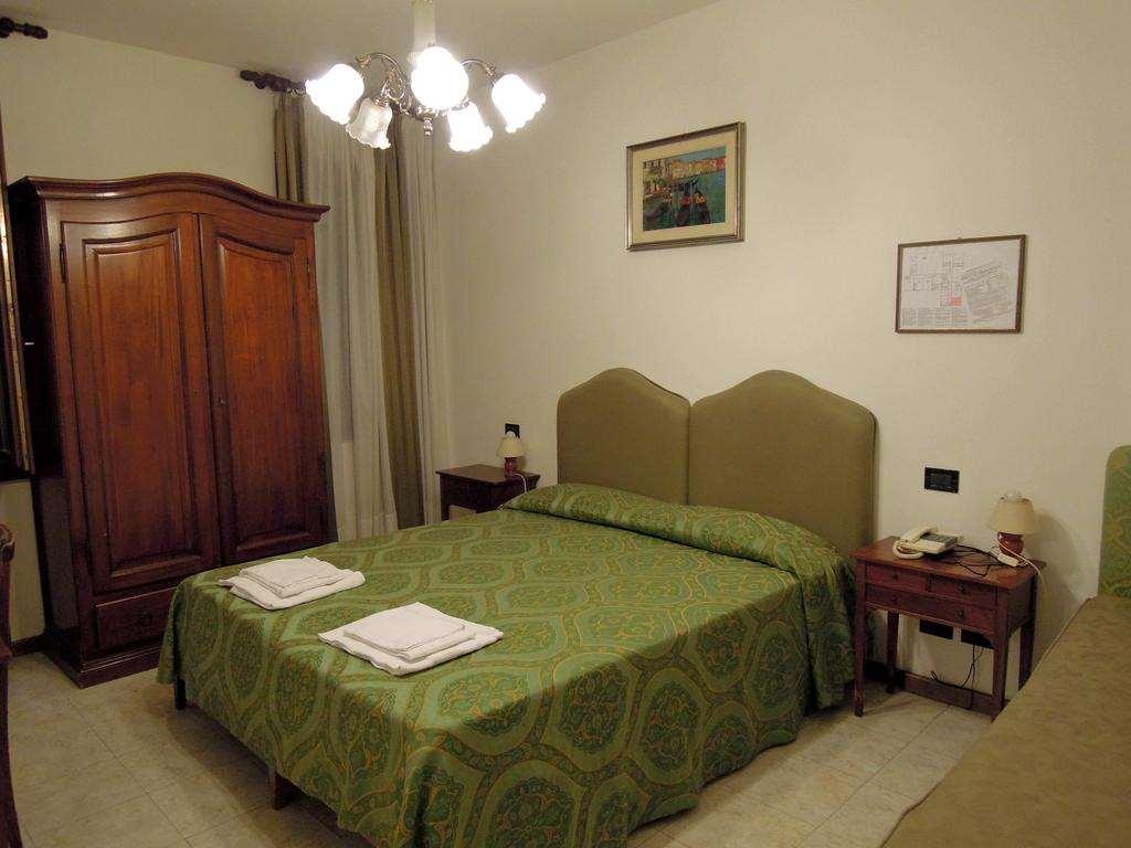 Hotel Iris Wenecja Pokój zdjęcie